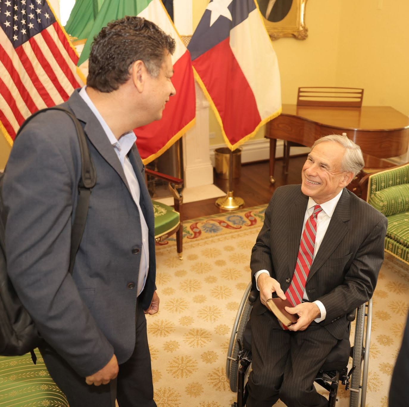 Con el Gobernador de Texas Greg Abbott