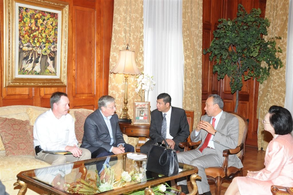 Intérprete Negociador — Reunión de alto nivel